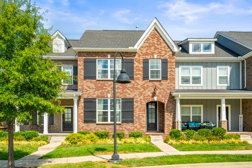 123 Saddlewood Ln, Hendersonville, TN, 37075-3197 | Card Image