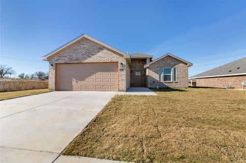 913 E 3rd Street, Coleman, TX, 76834 | Card Image