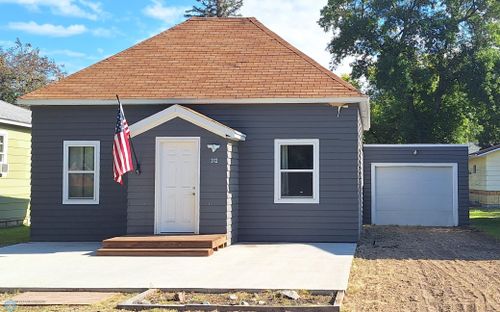 312 5th St, Milnor, ND, 58060-4114 | Card Image