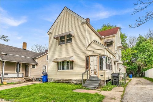 5678 Hamlet Ave, Cleveland, OH, 44127-1704 | Card Image