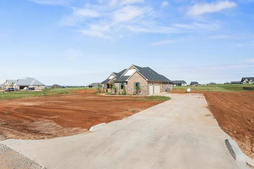 7530 Hawk Dr Ne, Piedmont, OK, 73078-8525 | Card Image