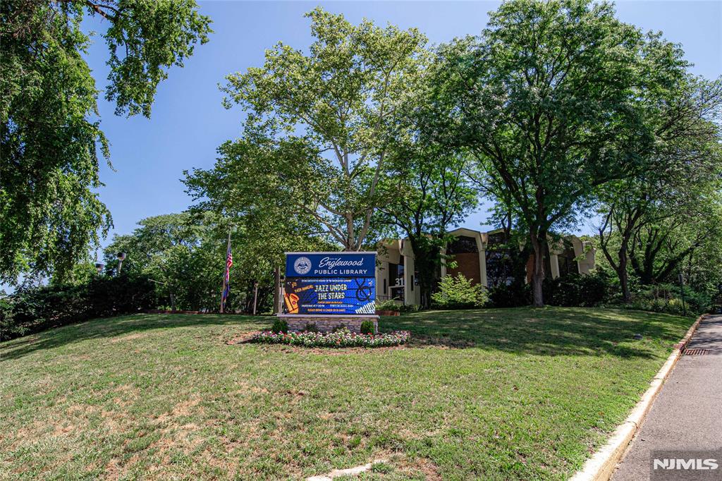 Residential in Englewood 5