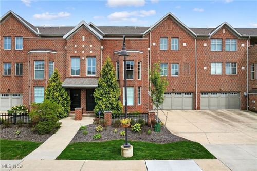 505 Beachcliff Row Dr, Rocky River, OH, 44116-1868 | Card Image