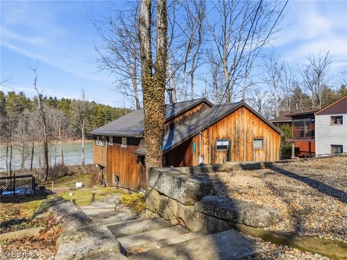 3133 Rockwood Dr Sw, Carrollton, OH, 44615-8300 | Card Image