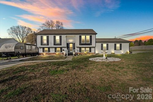 10931 Magenta Ln, Charlotte, NC, 28262-9135 | Card Image