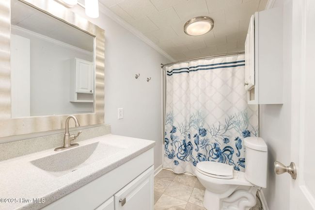 472 Cape Lookout Dr, House other with 2 bedrooms, 2 bathrooms and 3 parking in Harkers Island NC | Image 11