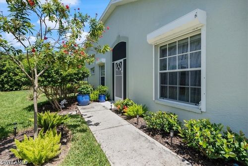 5485 Whitten Dr, NAPLES, FL, 34104-5316 | Card Image