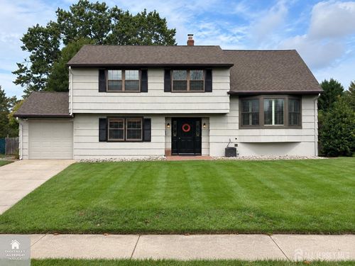 9 Lauri Ln, Middlesex, NJ, 08846-1408 | Card Image