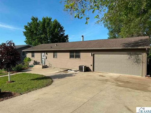 712 S Washington St, New Ulm, MN, 56073-3512 | Card Image