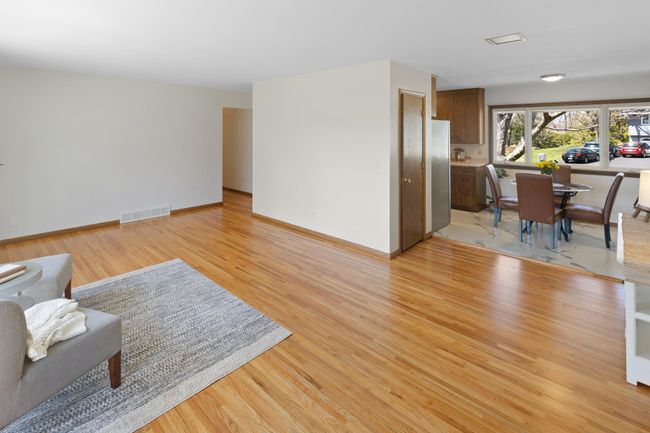 5721 Scenic Cir, House other with 3 bedrooms, 2 bathrooms and null parking in Minnetonka MN | Image 7