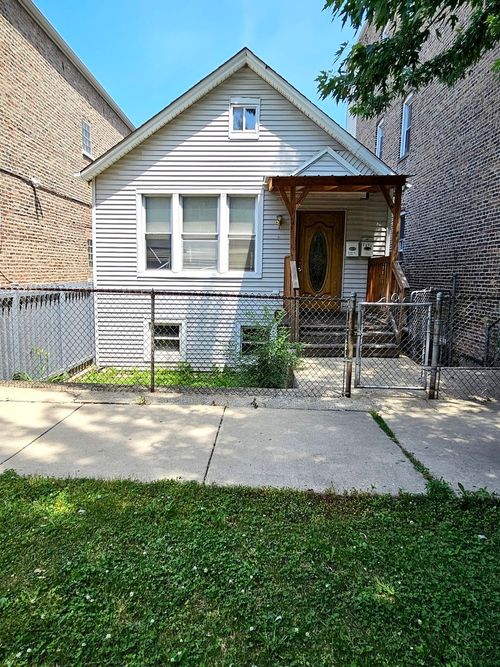 2840 W 23rd Pl, Chicago, IL, 60623-3521 | Card Image