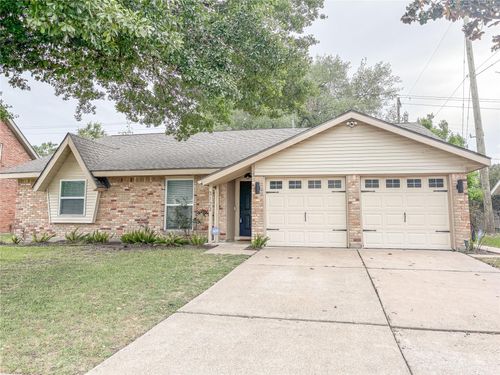 3123 Lazy Spring Dr, Houston, TX, 77080-2821 | Card Image