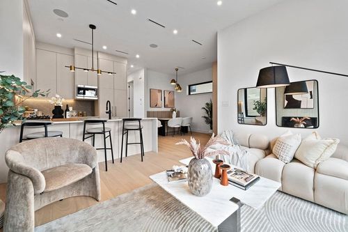 6890 Brooks St, Vancouver, BC, V5S3J7 | Card Image