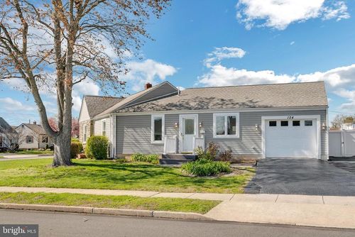124 Love Ln, NORWOOD, PA, 19074-1005 | Card Image