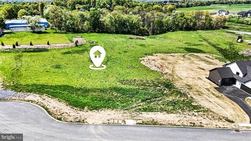 104 Calia Cir, HUMMELSTOWN, PA, 17036-9511 | Card Image