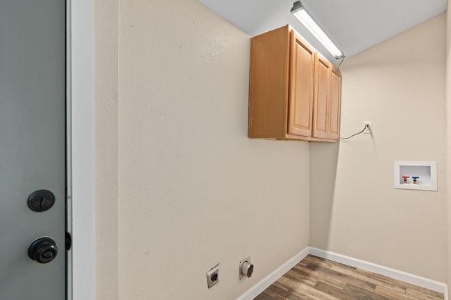 Laundry area | Image 9