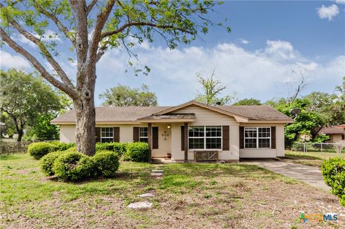 103 Poenitsch St, Cuero, TX, 77954-2325 | Card Image