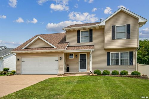 5811 Duggleby Ave, Davenport, IA, 52807-2777 | Card Image