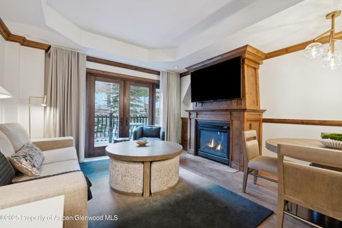 43-weeks-5152-400 E Dean St, Aspen, CO, 81611 | Card Image