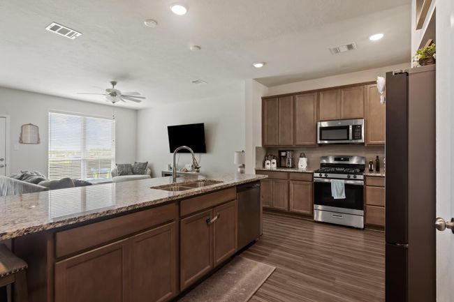 2040 Muscadine Trl, House other with 3 bedrooms, 2 bathrooms and 2 parking in Brenham TX | Image 9