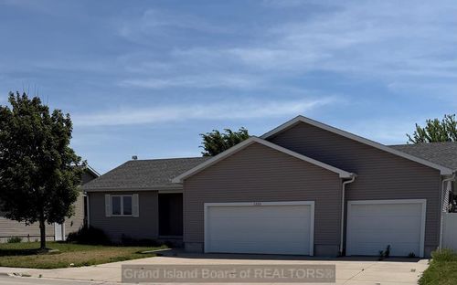 1223 Sagewood Ave, Grand Island, NE, 68803-1568 | Card Image