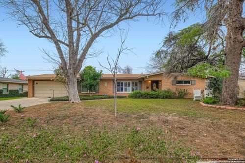 615 Cave Ln, San Antonio, TX, 78209-2422 | Card Image