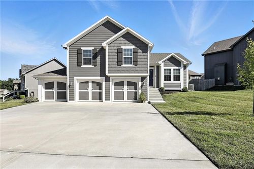 1043 E 14th St, Kearney, MO, 64060-8728 | Card Image