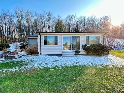 118 Foster Rd, Beaver Falls, PA, 15010-8506 | Card Image