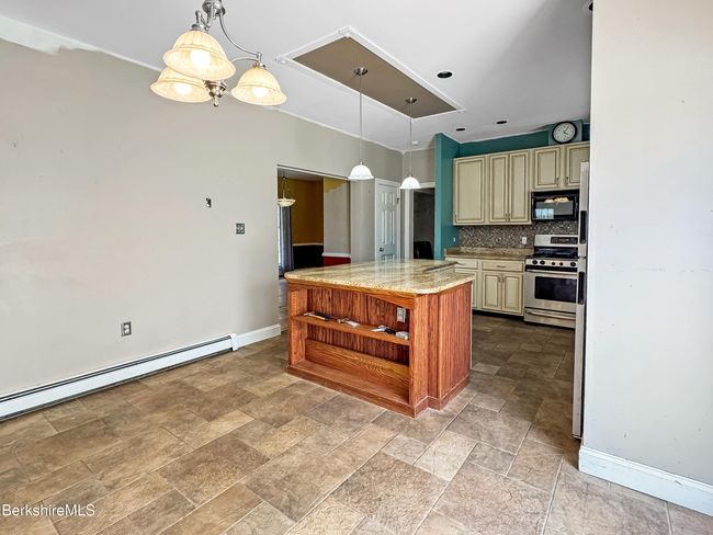 432 Grange Hall Rd, House other with 4 bedrooms, 3 bathrooms and null parking in Dalton MA | Image 6