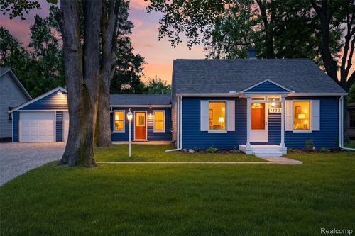 15326 Brookfield St, Livonia, MI, 48154-3004 | Card Image