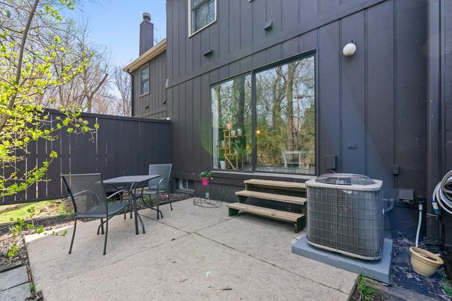 1833 Burrwood Cir, Condo with 2 bedrooms, 3 bathrooms and null parking in East Lansing MI | Image 22