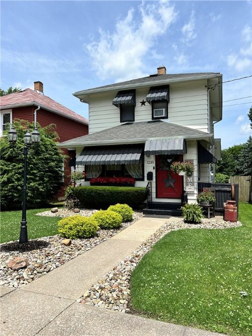 1220 Negley St, Farrell, PA, 16121-1729 | Card Image