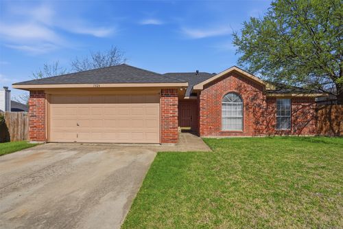 1026 Meadowbend Dr, Cedar Hill, TX, 75104-3280 | Card Image