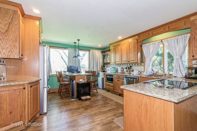 5S606 Davis Rd, House other with 4 bedrooms, 2 bathrooms and 5 parking in Big Rock IL | Image 4