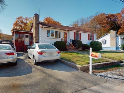 32 Hillcrest Rd, House other with 4 bedrooms, 2 bathrooms and 4 parking in Burlington MA | Image 2