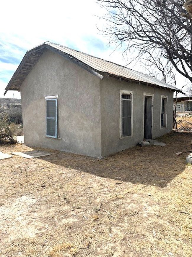 404 E Hackberry St, House other with 2 bedrooms, 1 bathrooms and null parking in Sanderson TX | Image 17