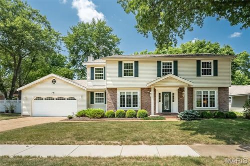 14863 Pheasant Hill Ct, Chesterfield, MO, 63017-5411 | Card Image