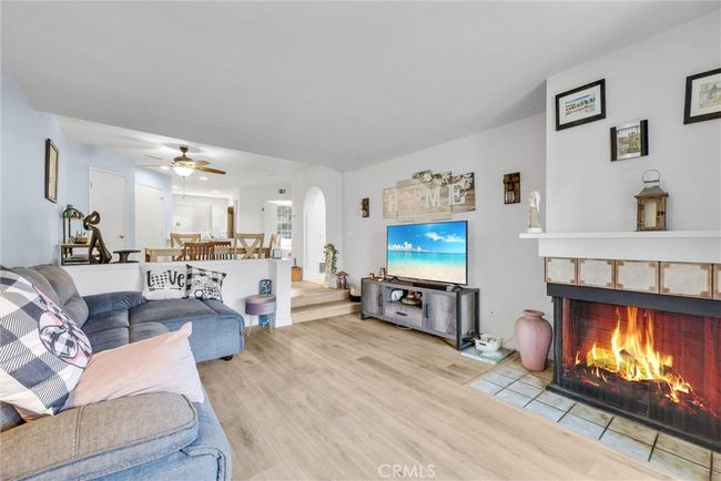25429 Pine Creek Ln, Condo with 2 bedrooms, 1 bathrooms and 2 parking in Wilmington CA | Image 9