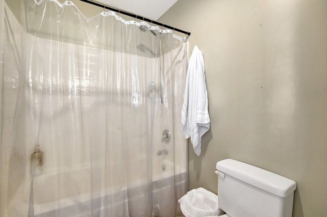12010 W Camelia Ln, House other with 4 bedrooms, 3 bathrooms and null parking in Seneca SC | Image 21