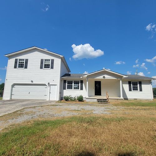 143 Wade Rd, Sparta, TN, 38583-4313 | Card Image