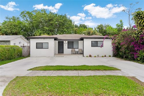 5635 Pierce St, Hollywood, FL, 33021-6242 | Card Image