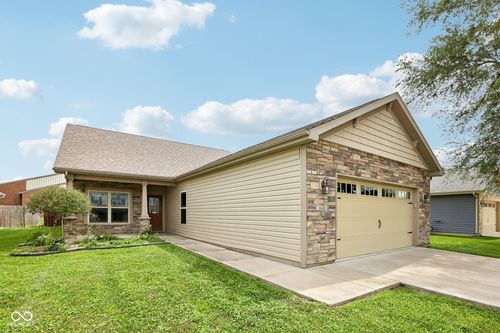 1648 Wynterbrooke Dr, Kokomo, IN, 46901-0709 | Card Image
