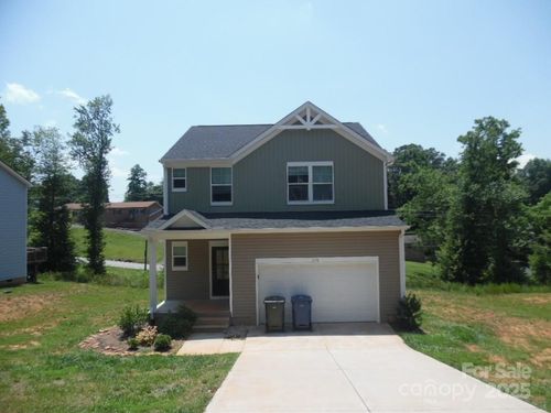 578 30th Avenue Cir Ne, Hickory, NC, 28601-9340 | Card Image