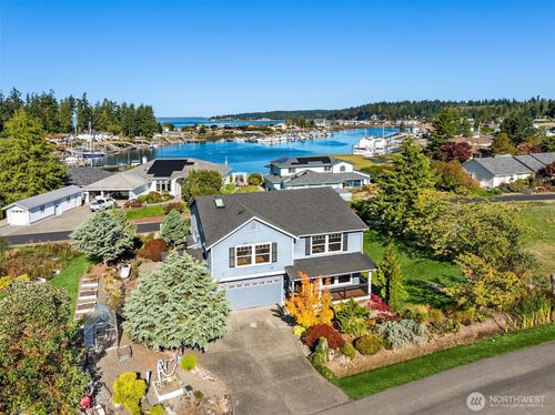 4876 Ne Hemlock Ln, Hansville, WA, 98340-9788 | Card Image