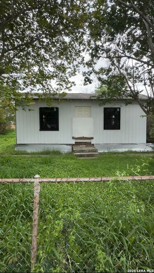 1434 E Chavaneaux, San Antonio, TX, 78214 | Card Image