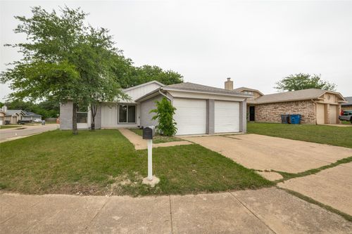 6952 Sammy Cir, Dallas, TX, 75237-2441 | Card Image