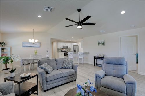 2 Tosca, Fort Pierce, FL, 34951-2819 | Card Image