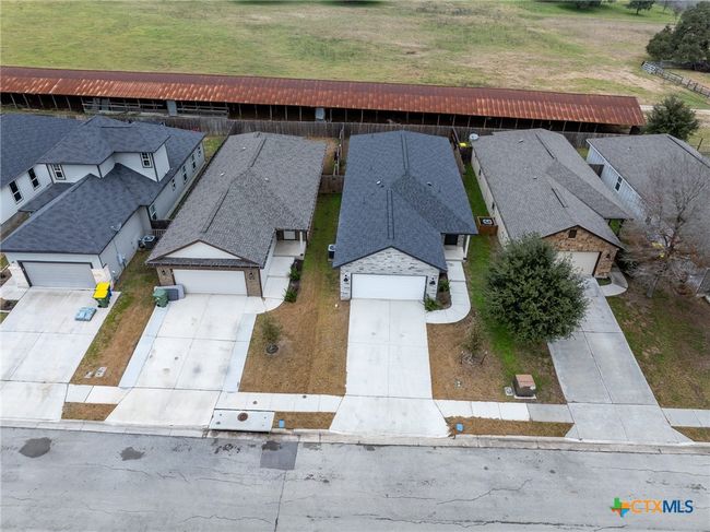 Aerial view of the neighborhood | Image 28