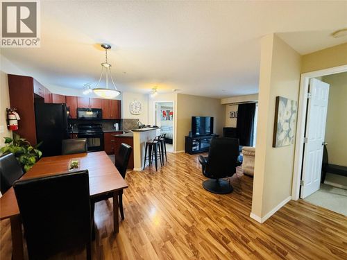 2212-205 3rd Ave, Invermere, BC, V0A1K7 | Card Image