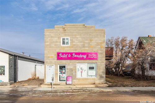 232 High St W, Moose Jaw, SK, S6H1S8 | Card Image